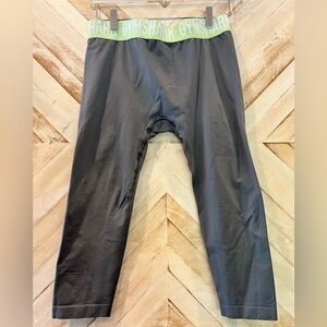 Gymshark Women’s Seamless Nonslip Capri Workout Leggings Size XL